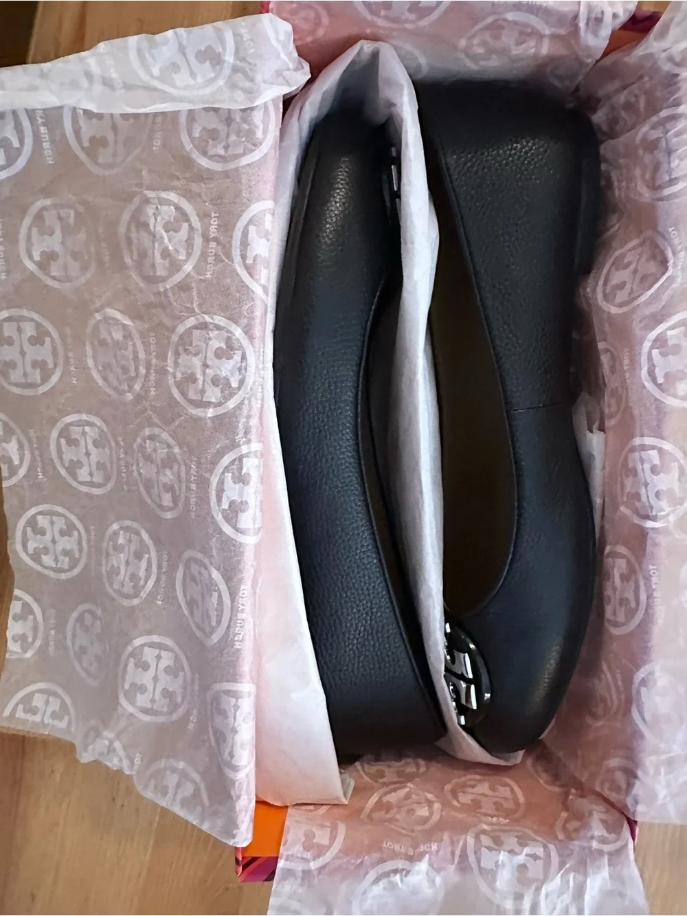 Tory Burch Claire Ballet Flats Black Leather Silver Logo Size 7 NIB